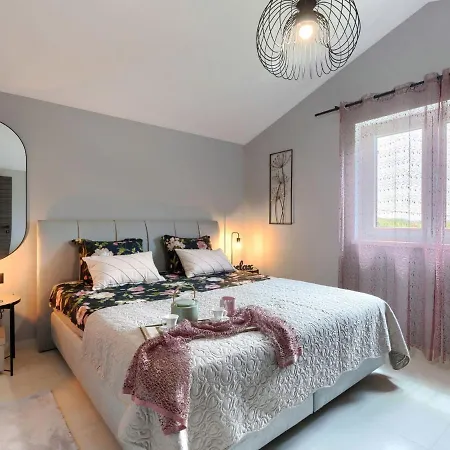 Rokvilla By Interhome