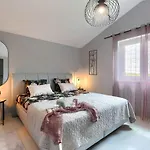 Rokvilla By Interhome